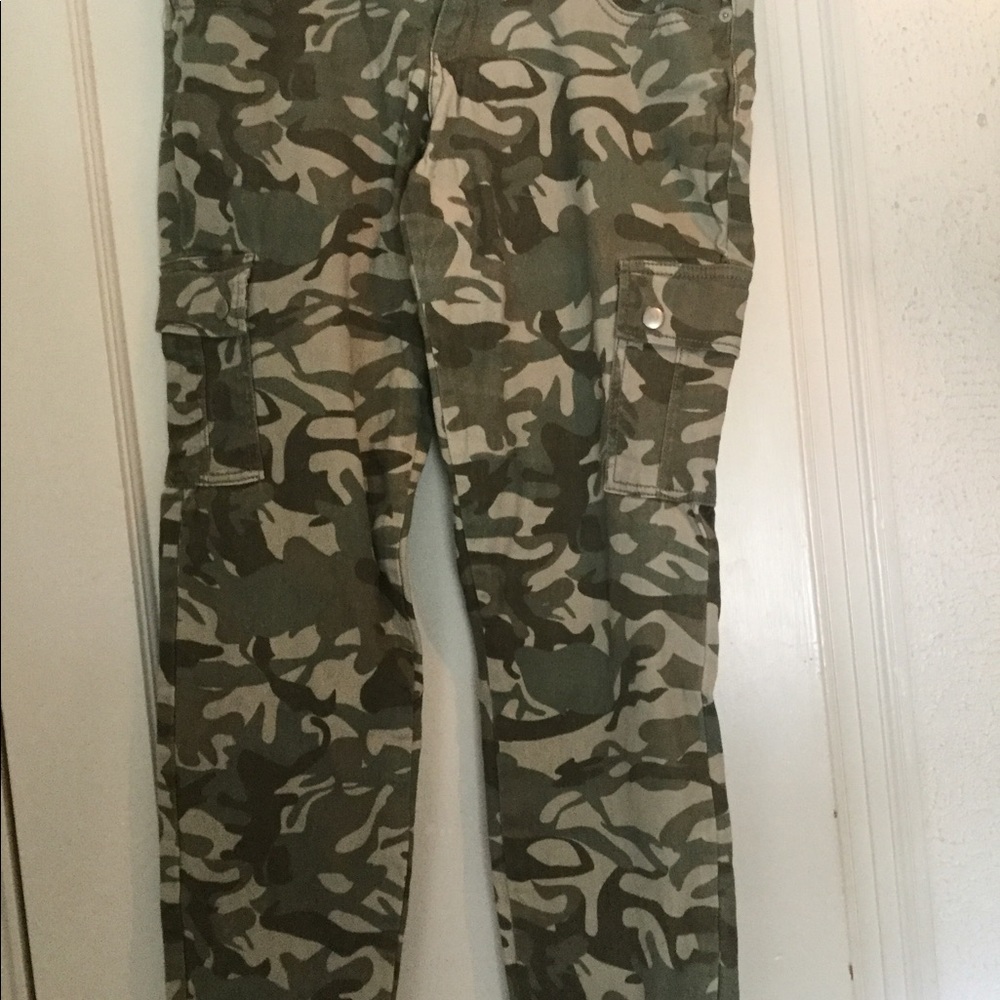 Camo jeans SOLD SOLD - Picture 2 of 8
